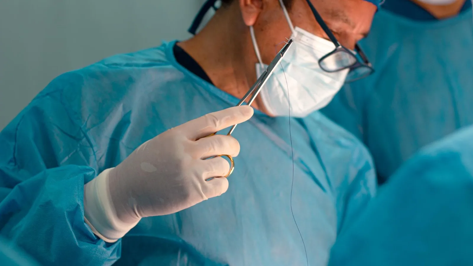 Cirujano general con Zurich México seguro de gastos médicos mayores en Jalisco y Colima